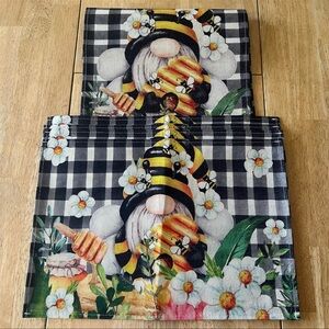 4 Gnome Bee Placements & 1 Table Runner